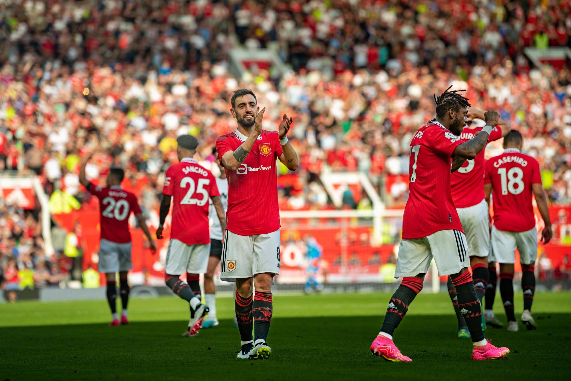 她还通过自 她还通过自